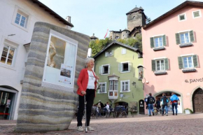 Zweizimmer-Wohnung mit Schlossblick